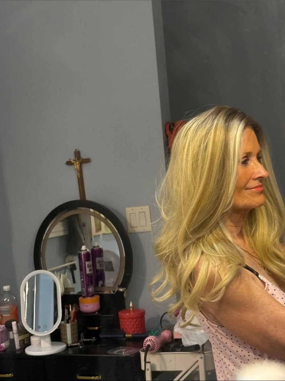 Blonde  lace front Long Layered Women’s Wig - Natural Blonde. Worn for pics only